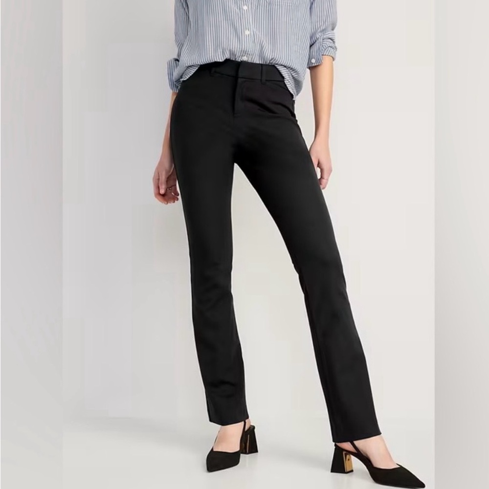 Old Navy Black High-Rise Pixie Flare Pants Size 6